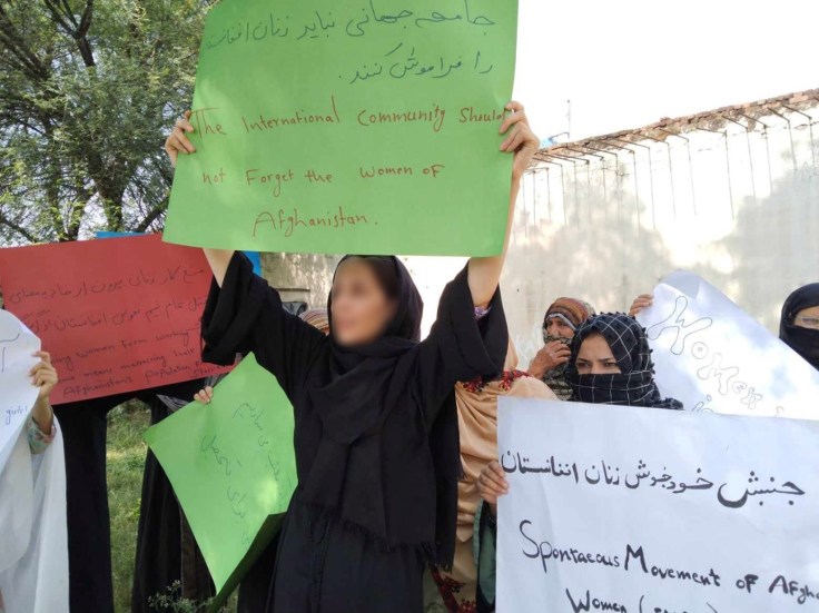 El 7 de octubre, el llamamiento del Movimiento Espontáneo de Mujeres Afganas ha sido ampliamente escuchado&nbsp;!